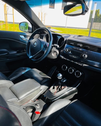 Alfa Romeo Giulietta cena 20900 przebieg: 285000, rok produkcji 2010 z Siemiatycze małe 667